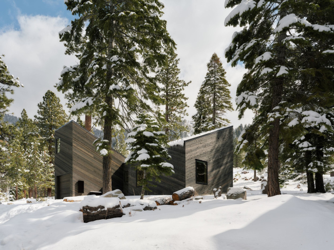 ��� Staggered Cabin