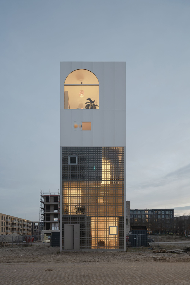 ��� Light House