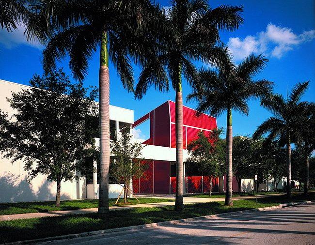 Архитектурная школа Пола Л. Сехаса, Международный университет Майами © Bernard Tschumi Architects