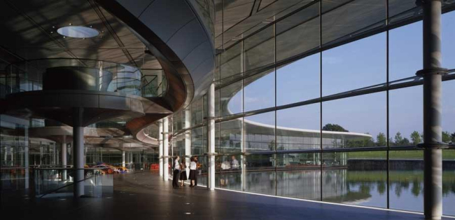 Технологический центр McLaren © Foster + Partners