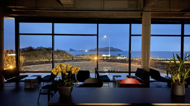���� Whale Island cafè house � cafè De Stijl