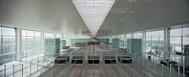 Терминал Т1 аэропорта Барселоны Эль-Прат © Ricardo Bofill Taller de Arquitectura