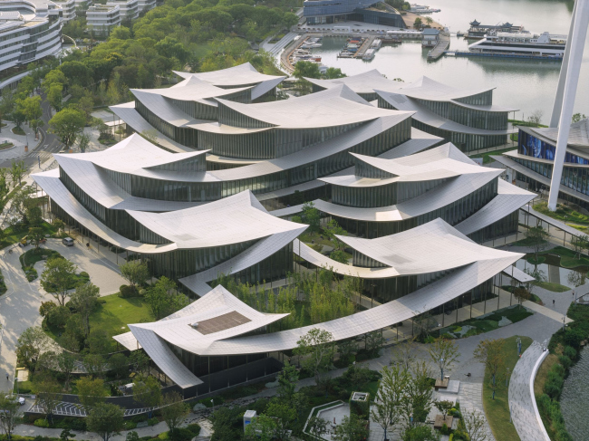 ����� ������������ ��������� � ������