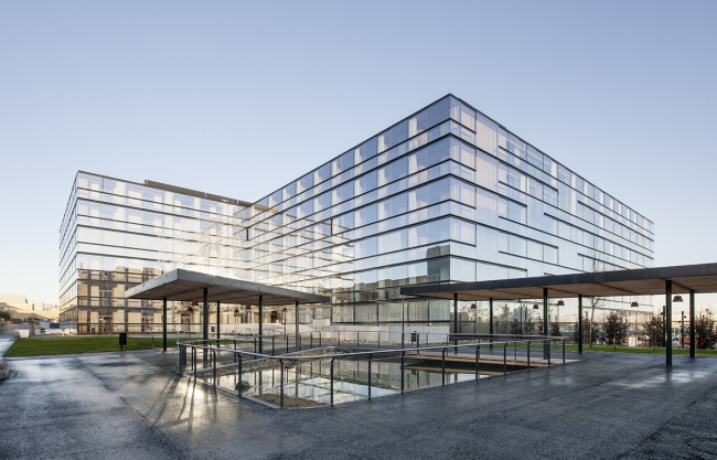     Geriatriezentrum Donaustadt -   Delugan Meissl Associated Architects
