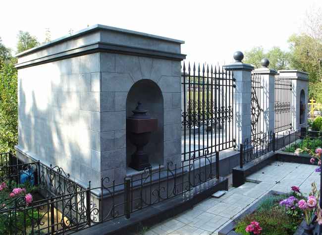 Склеп на Даниловском кладбище