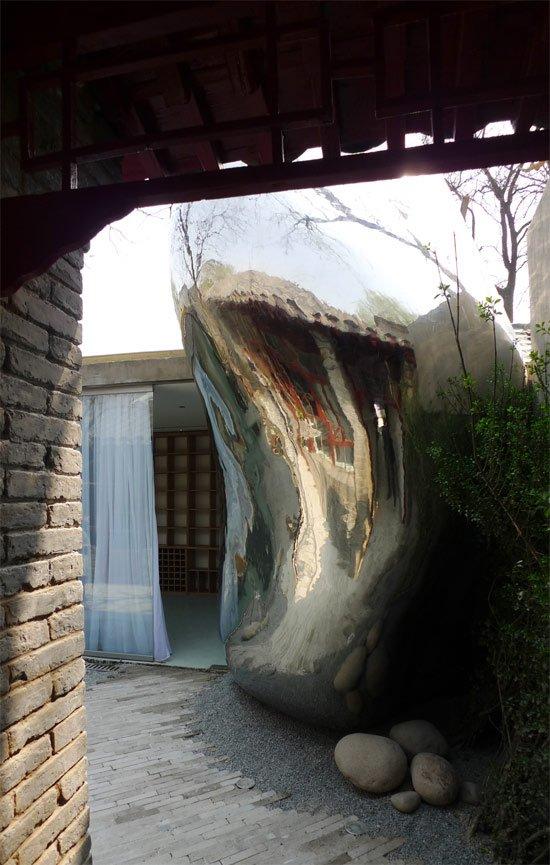  “Hutong Bubble 32”.   Fang Zhenning