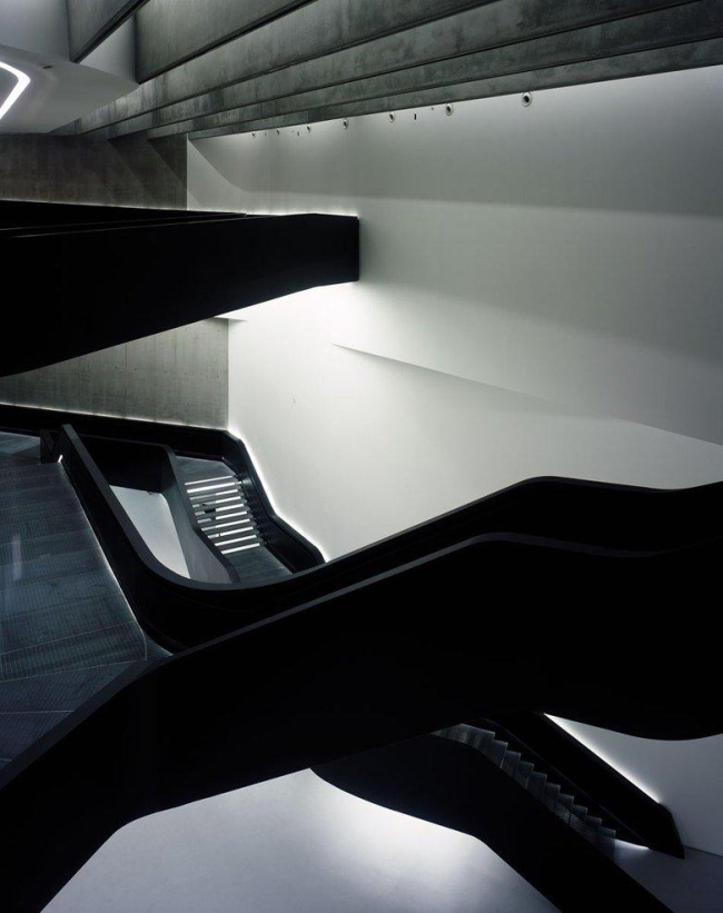 MAXXI -    XXI .   Helene Binet