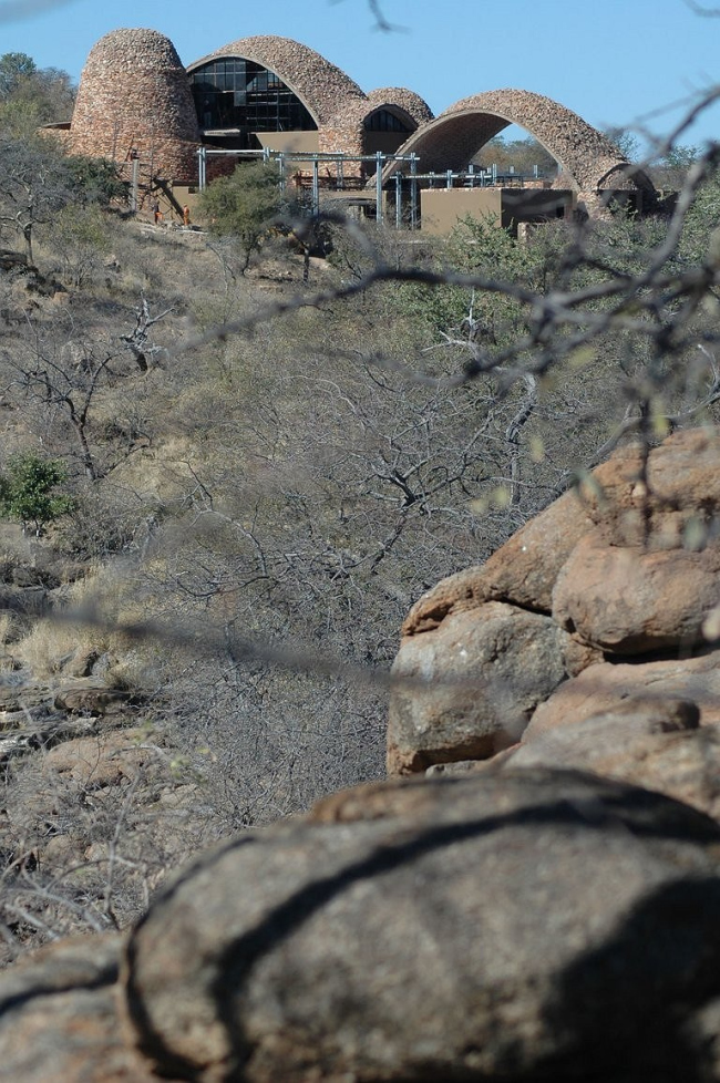 ������� ������ ���� 2009 � ���������� ����� Mapungubwe Interpretation Center (����� ������). ���������� ����� ���, ���� Peter Rich Architects 