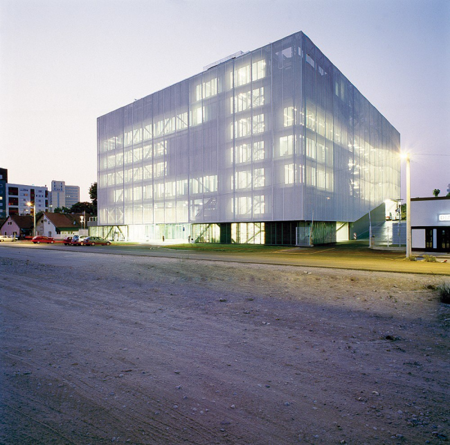 ������ � ���������� ������� Civic and Community (���������� �������) � ������� ������ ������ � �������, ��������. ������ ���� Produkcija 004, ��������