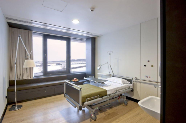 Больница CircleBath © Foster+Partners