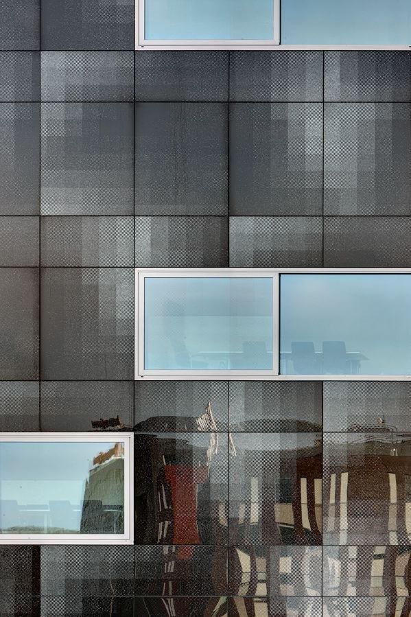 ����� V Tower. ���� � Jan Bitter