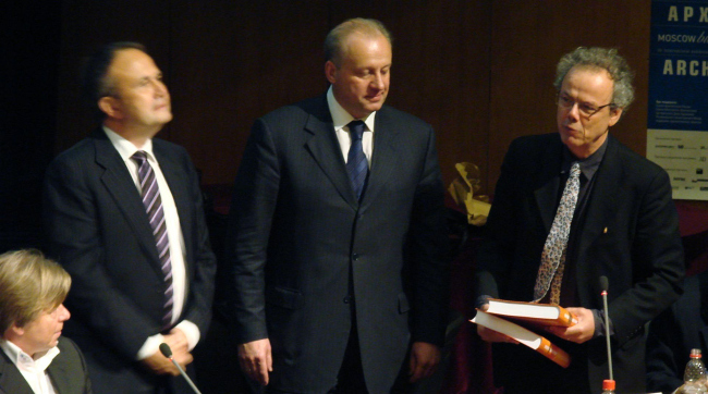 ����� �������, ����� ������ ������������ �����, � ������� ������ � �������� ����������� � �������� ������������� ������� (������, ������-����), ������������� ������������� ���� KCAP. ������ ����� ��������� � ���� ������� ����� � ������� ������� �� ����� ��� ���������� ������������ ������ ���� ����� ����� ������ � ����������� ���� ����� ��������� �� �����-����������� ����� ��������� ��������. 