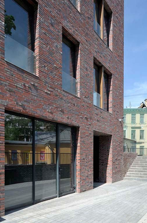 ����� ��� �� ����� ��������������. � ����������� � ���� ����� ��� ������. ����������, 2010. ���������� � ���� �������