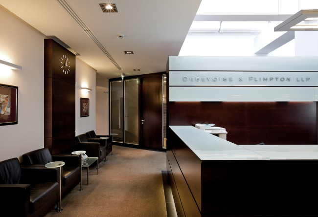 ���� �������� Debevoise&Plimpton