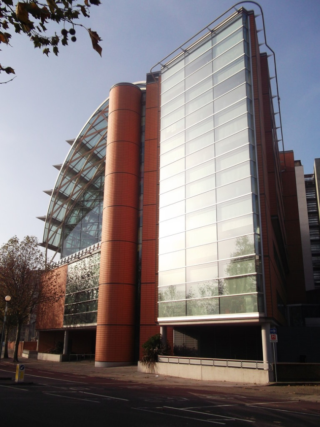   . : David Anstiss via Geograph.  CC BY-SA 2.0