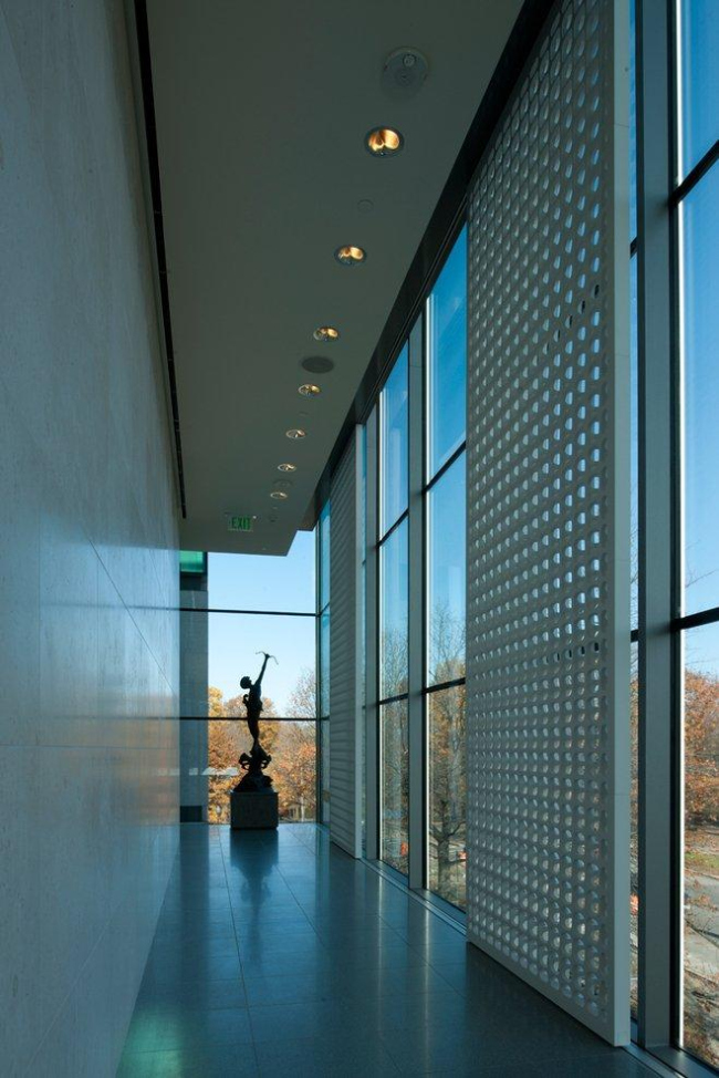 ����� ������� �������� � �������. ���� � Nigel Young