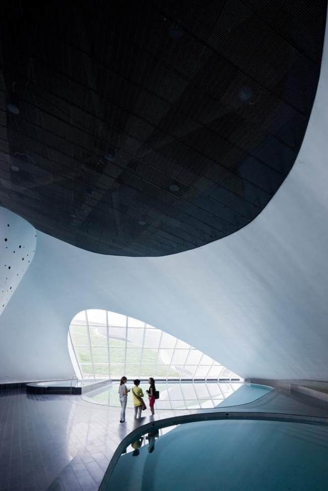 ����-�������� �������� Giant Interactive Group � Iwan Baan. ���� � ����� morphopedia.com