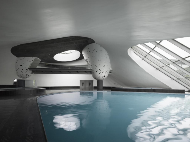 ����-�������� �������� Giant Interactive Group � Roland Halbe. ���� � ����� morphopedia.com