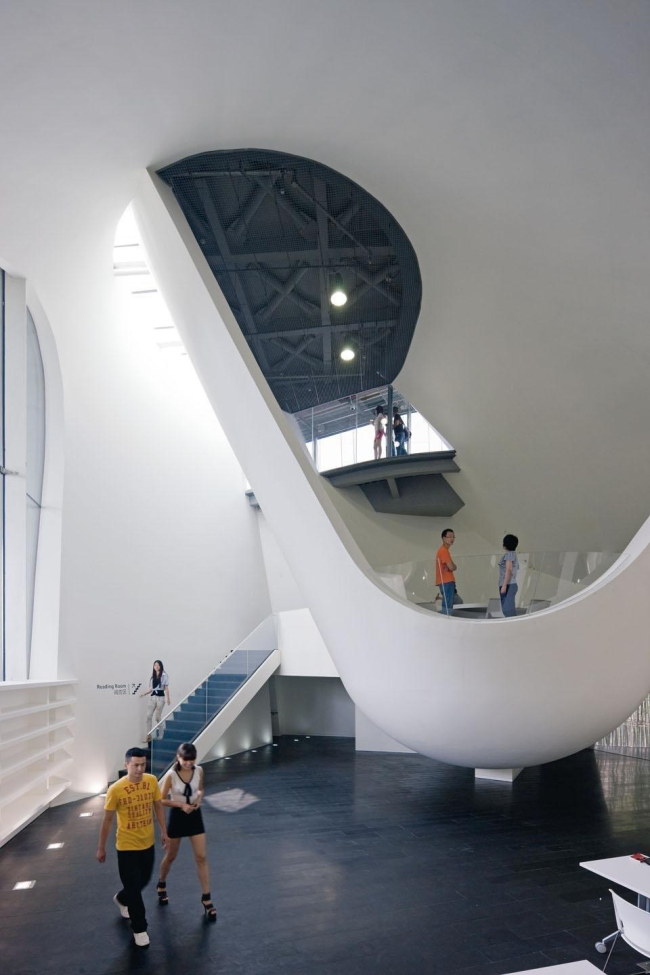 ����-�������� �������� Giant Interactive Group � Iwan Baan. ���� � ����� domusweb.it.