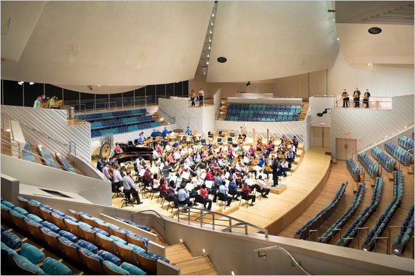 Концертный зал New World Center. Фото © Moris Moreno