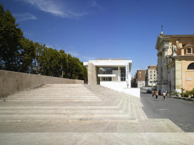 ����� ������� ���� Courtesy of Richard Meier & Partners Architects, � Roland Halbe ARTUR IMAGES