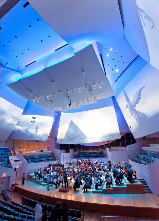 Концертный зал New World Center. Фото © Claudia Uribe