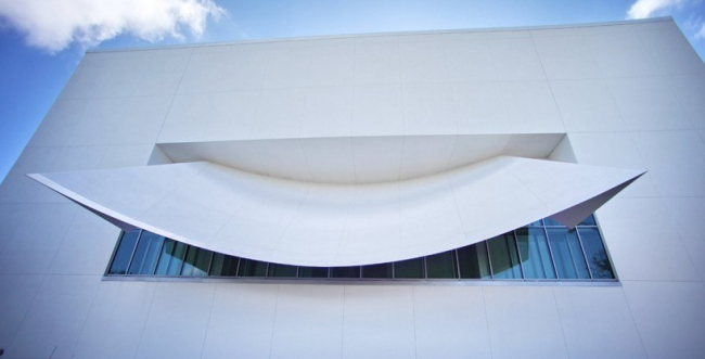 Концертный зал New World Center. Фото © Tomas Loewy