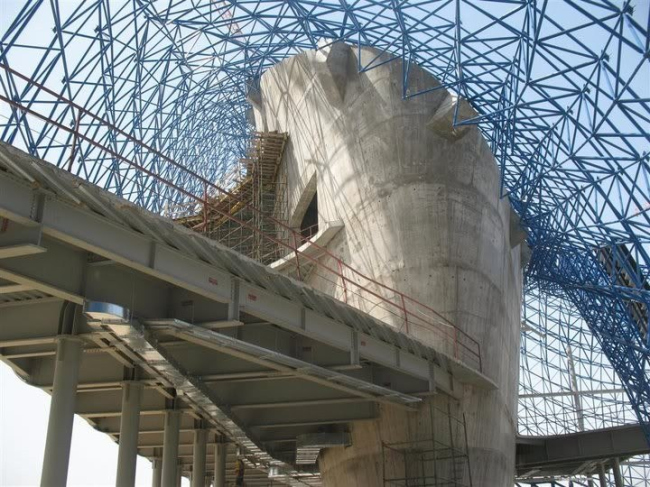 Культурный центр Гейдара Алиева в процессе строительства. Фото с сайта skyscrapercity.com