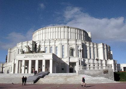 4. Театр оперы и балета в Минске, И.Г.Лангбард, 1934-37. Фото: © Андрей Бархин