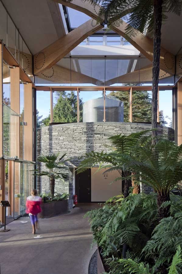 ������ ����� ����� ������������ ������������� ���� � ���������. 2010, � Paul Raftery 