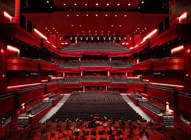 Конгресс-центр и концертный зал Harpa Courtesy of Harpa © Hordur Sveinsson