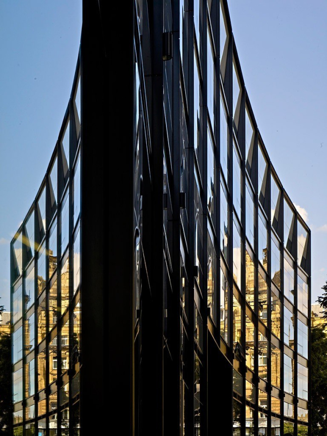 The Angel Building. ���� � Tim Soar