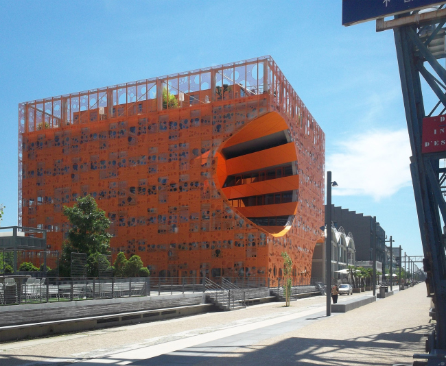 Jakob + MacFarlane, 2010.
  The Orange Cube.    