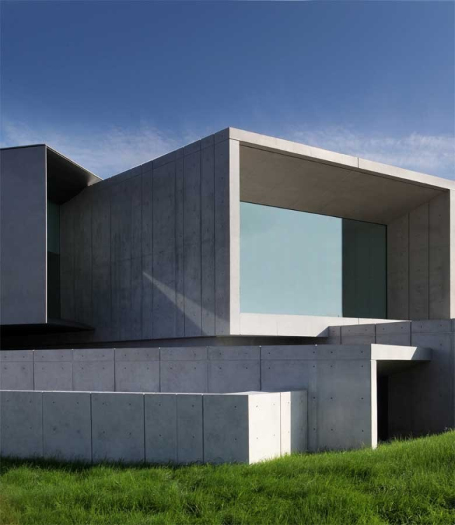 ����� ����, Nikken Sekkei � Harunori Noda