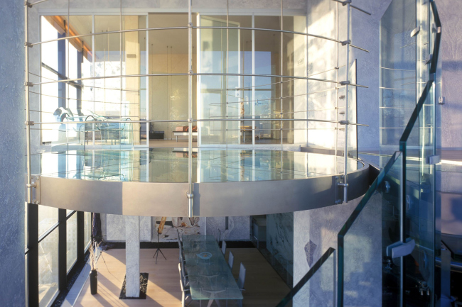 Two-level penthouse in "Sokolinoe Gnezdo". Implementation, 2003 � Sergey Estrin Architects