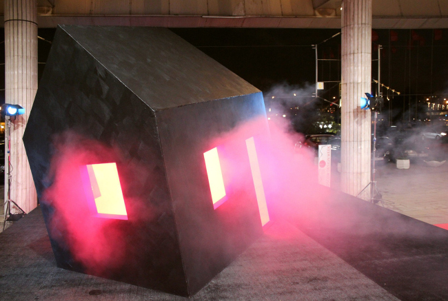 �Ablaze-sentimento (s)travolgente�. Ingo Maurer, Alex Schmidt. ���������� ������� �����������