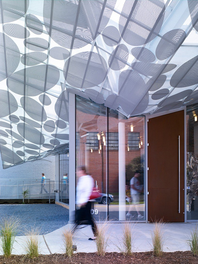 ����� ������������ ��������� ���� � Lawrence Scarpa