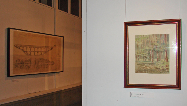 Выставка в галерее ВХУТЕМАС. Слева чертеж Гардского моста И.С.Николаева, справа - акварель его работы.