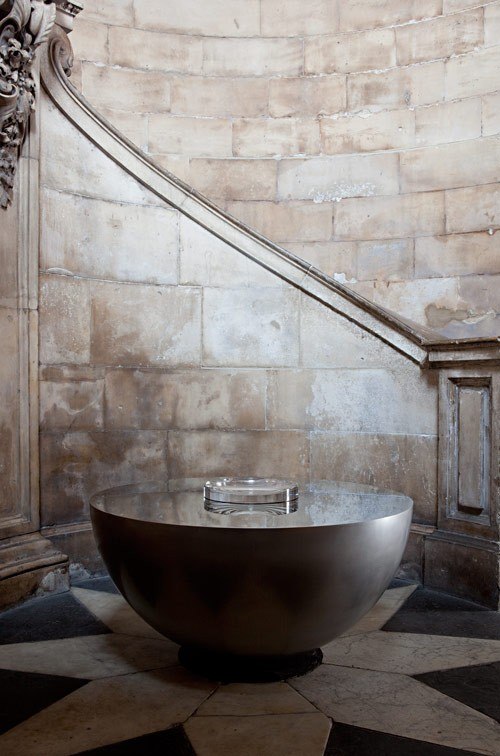 �����������  Perspectives � Gilbert McCarragher