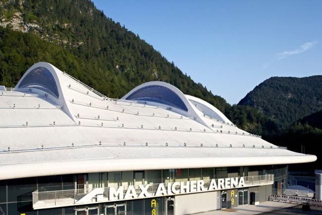   “Max Aicher Arena”    Meike Hansen