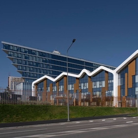 � � ������